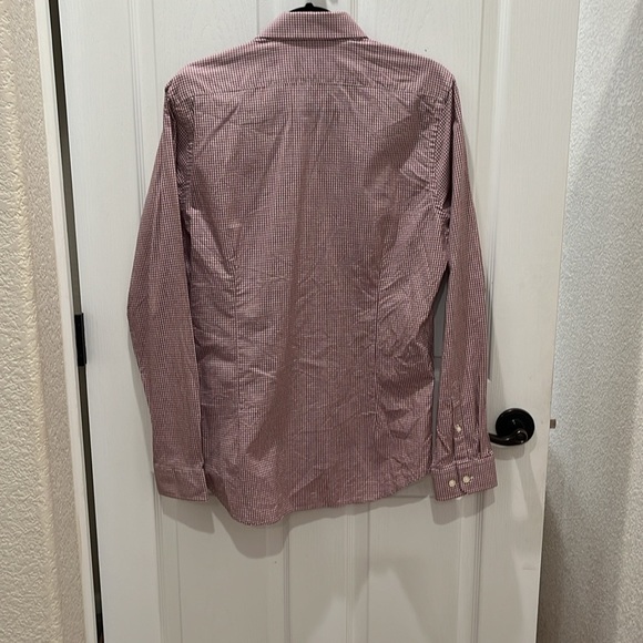 NWOT Express button down shirt
Excellent Condition size M
Color Red
#91A - Picture 4 of 6